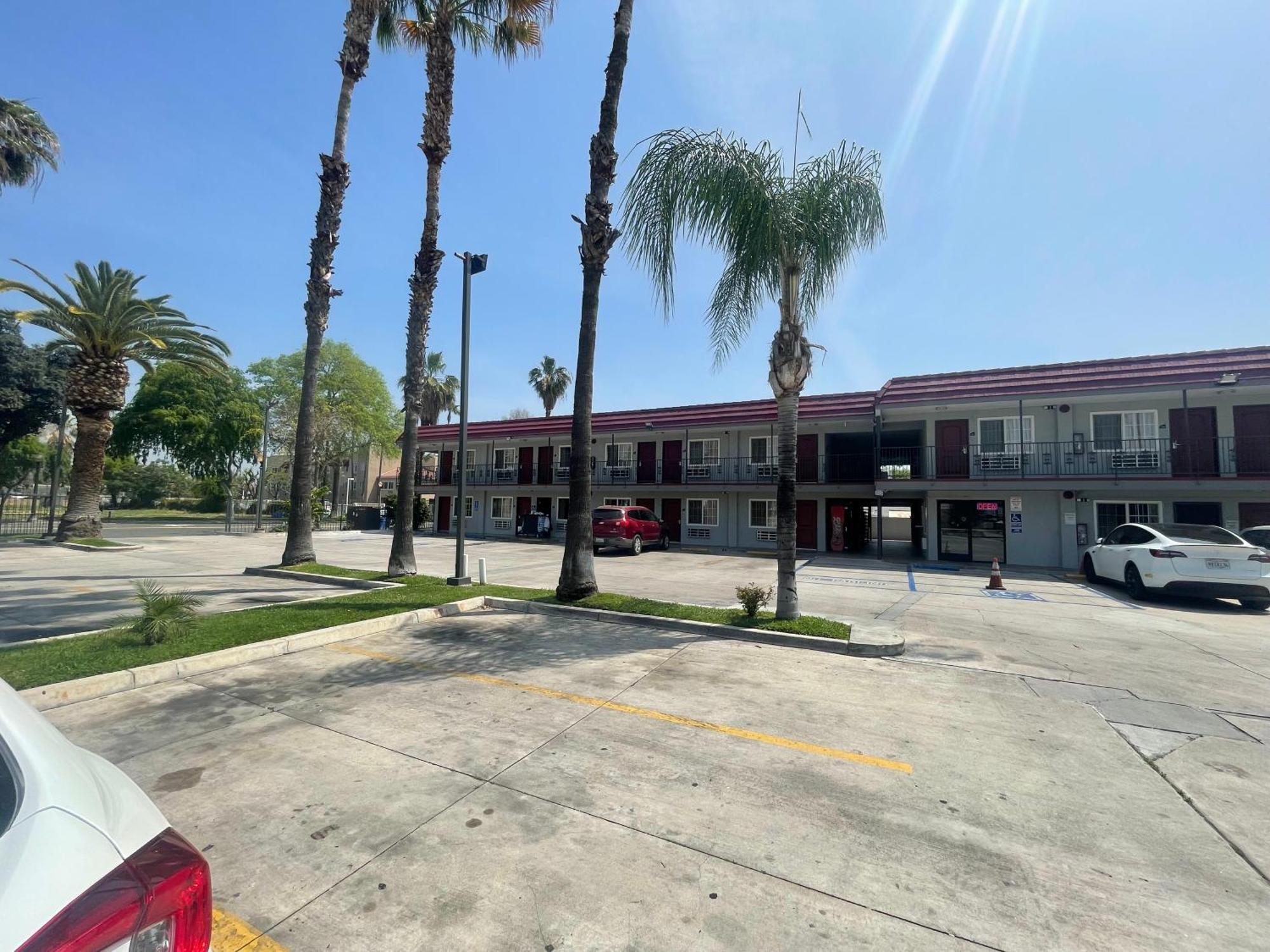 Simplestay Suites - Downtown San Bernardino Exterior photo