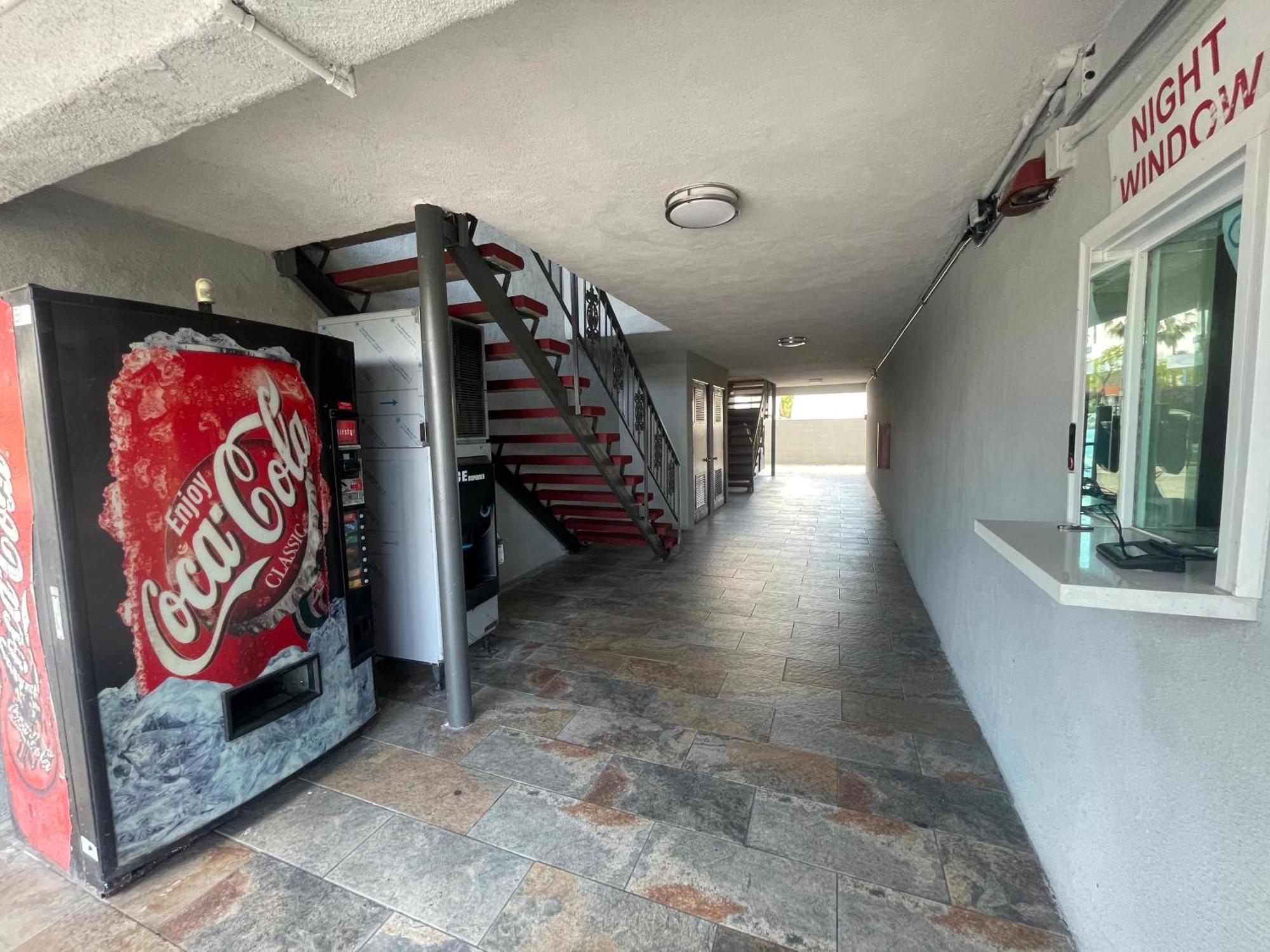 Simplestay Suites - Downtown San Bernardino Exterior photo