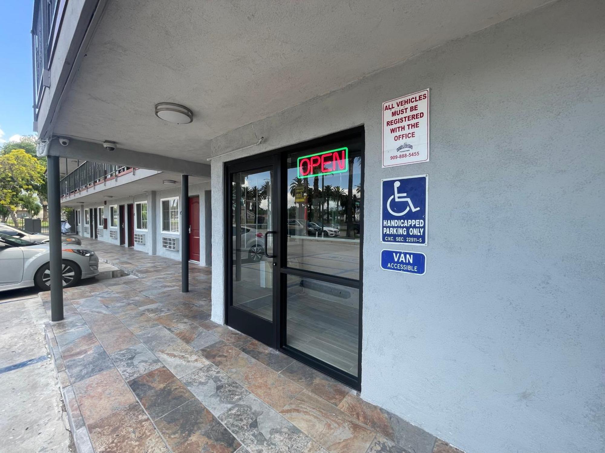Simplestay Suites - Downtown San Bernardino Exterior photo