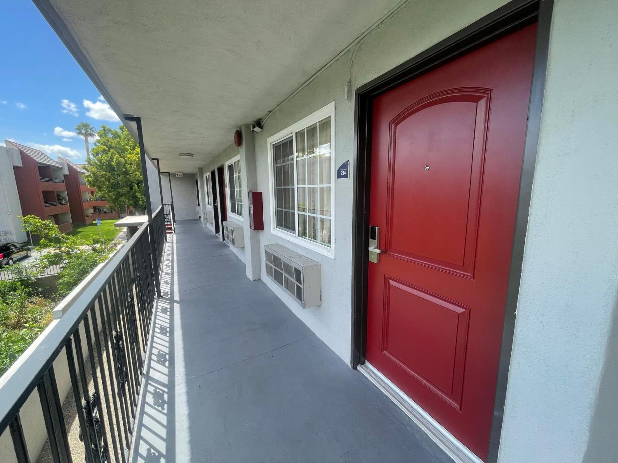 Simplestay Suites - Downtown San Bernardino Exterior photo