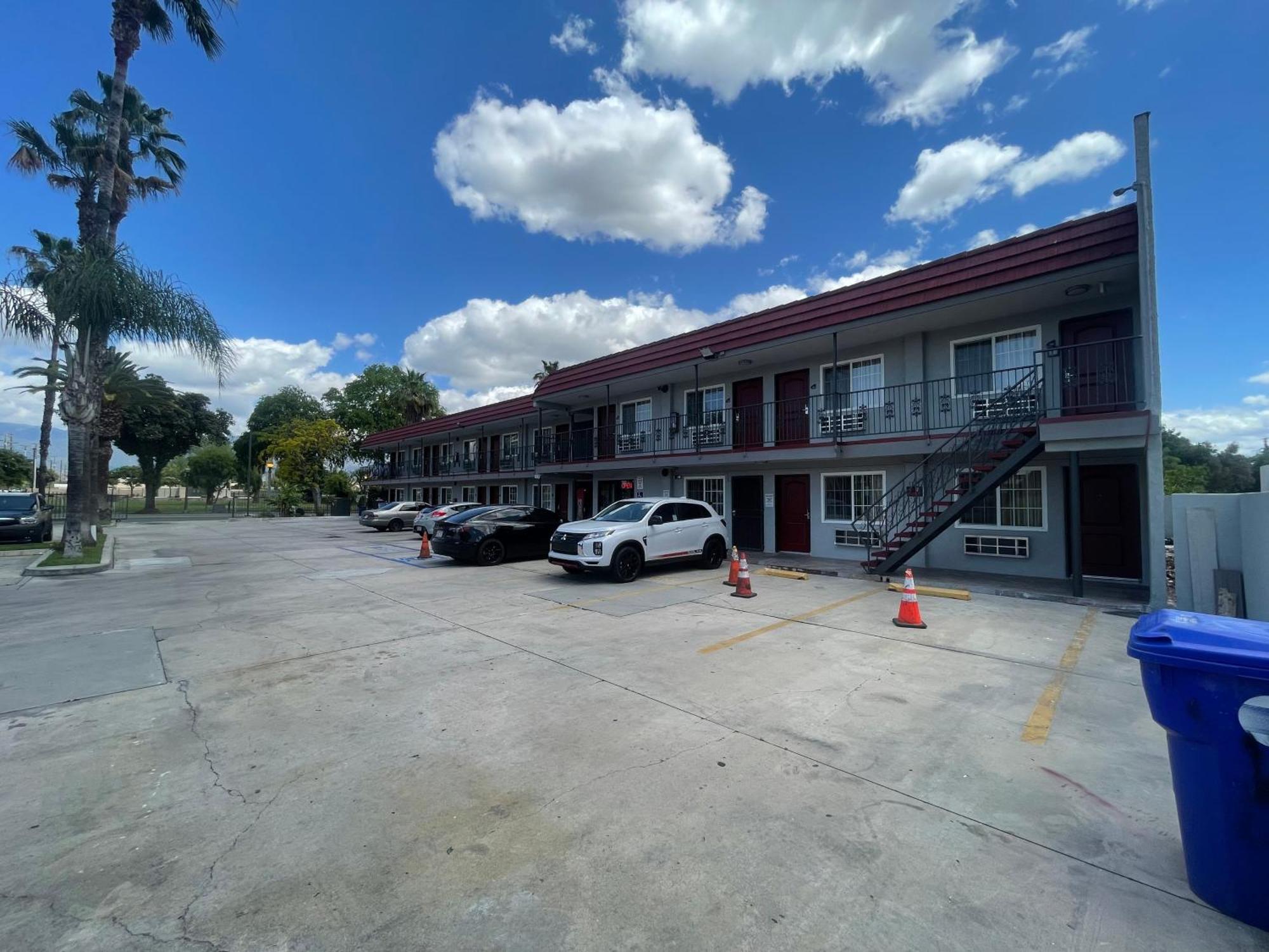 Simplestay Suites - Downtown San Bernardino Exterior photo