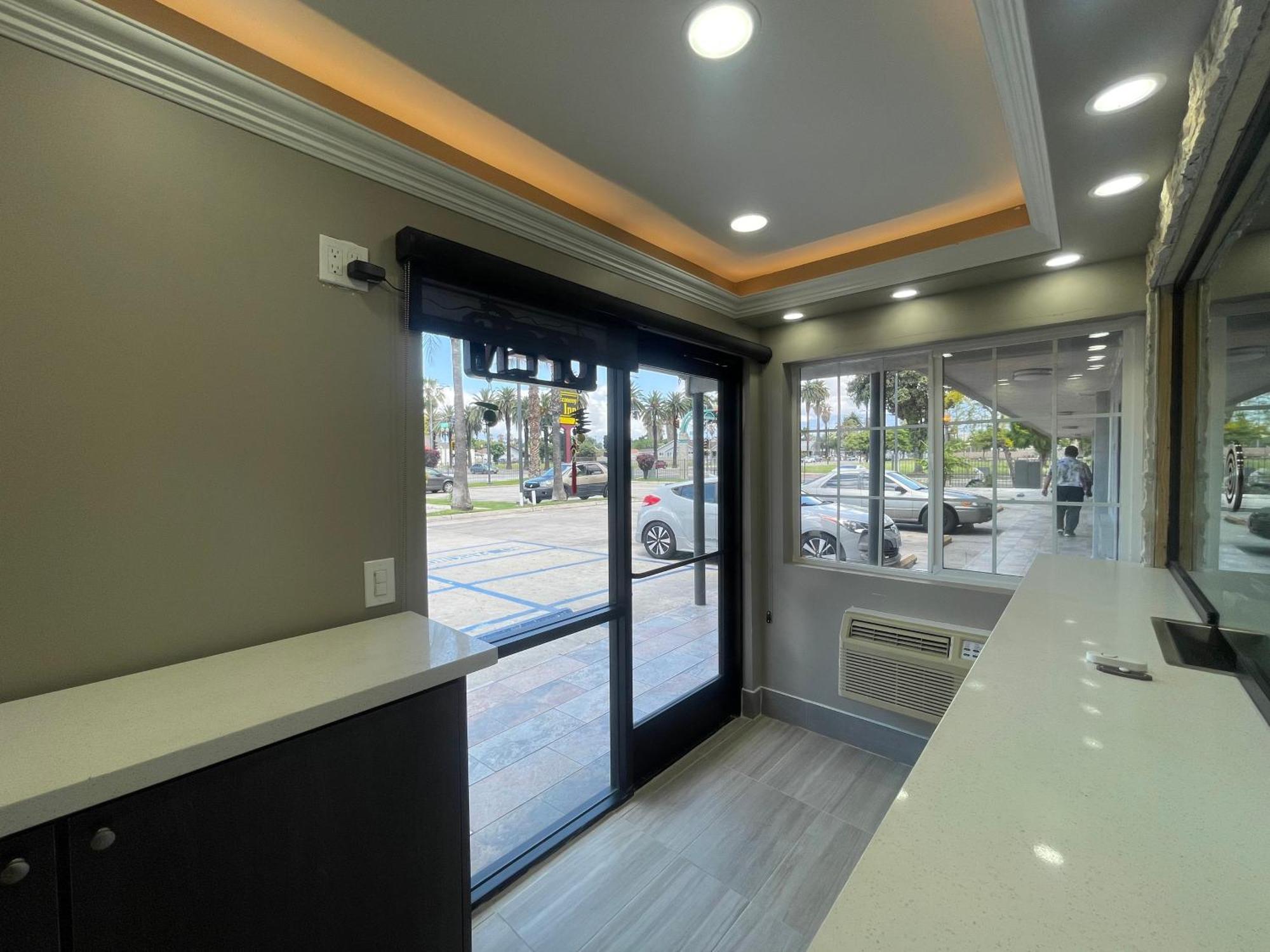 Simplestay Suites - Downtown San Bernardino Exterior photo