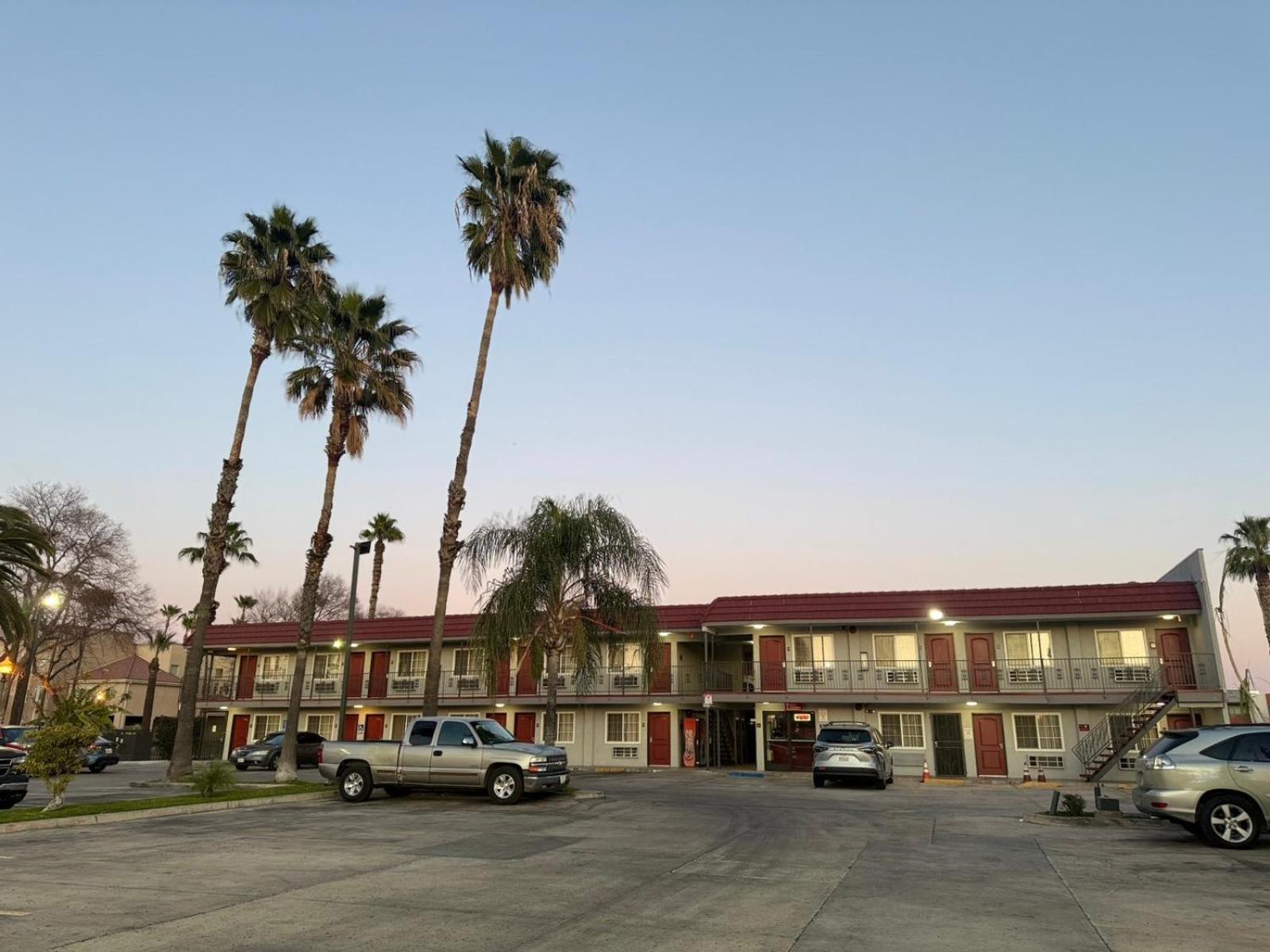 Simplestay Suites - Downtown San Bernardino Exterior photo