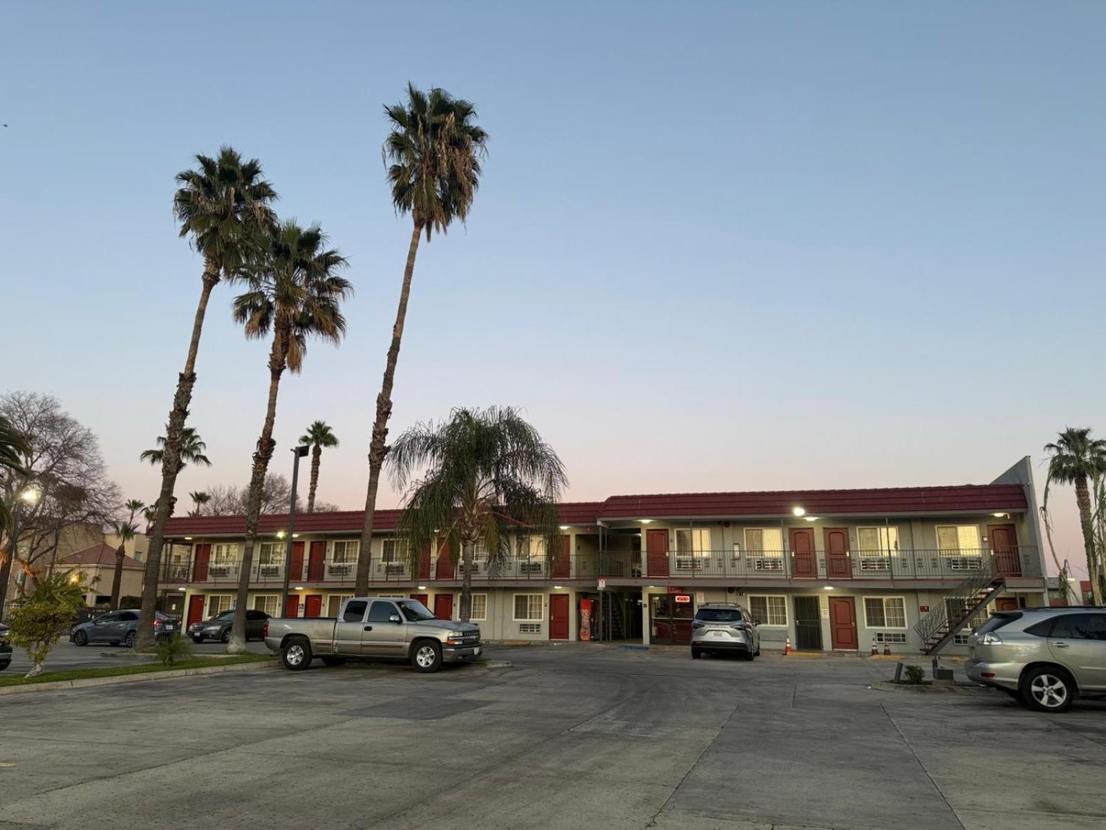 Simplestay Suites - Downtown San Bernardino Exterior photo